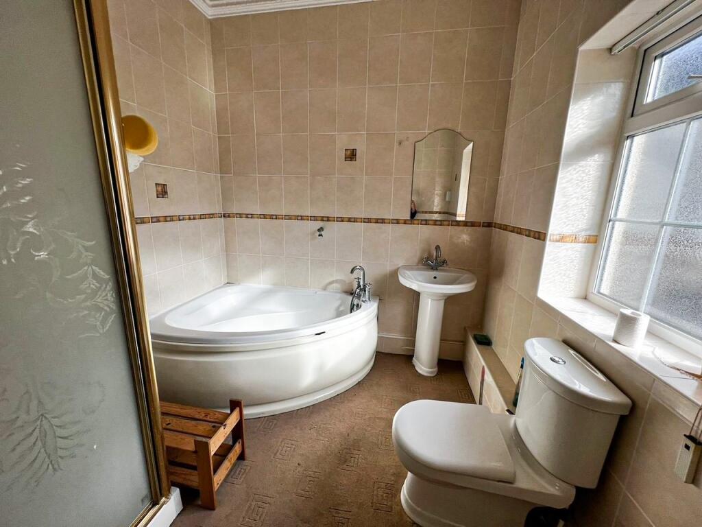 En-suite Bathroom