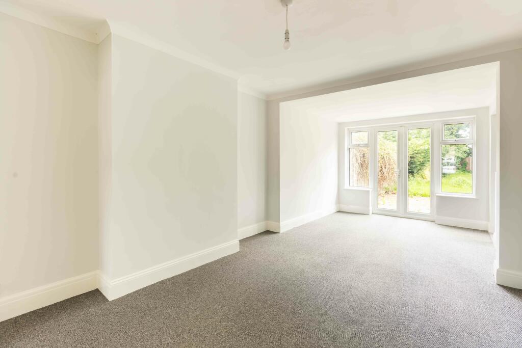 Lounge / Dining Room