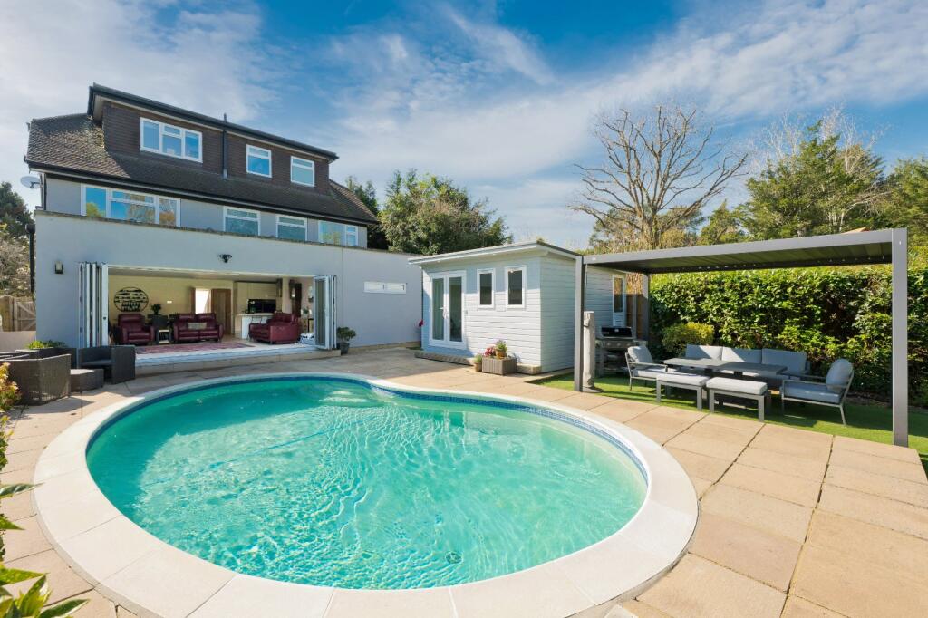 Garden/Swimming Pool