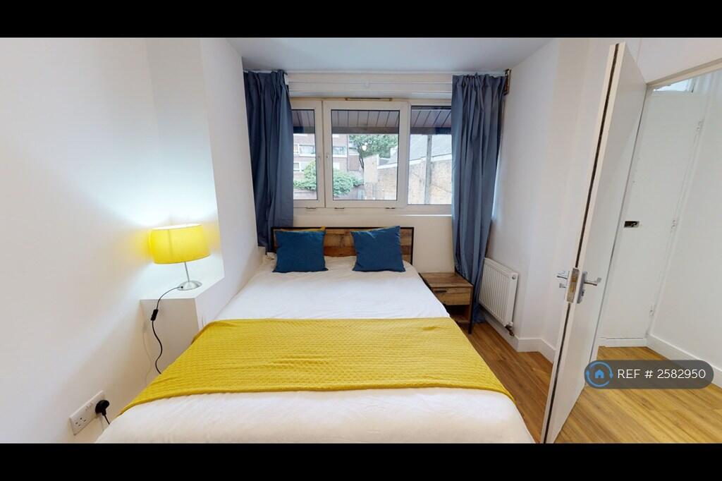 Room 1 - Double Ensuite Shower