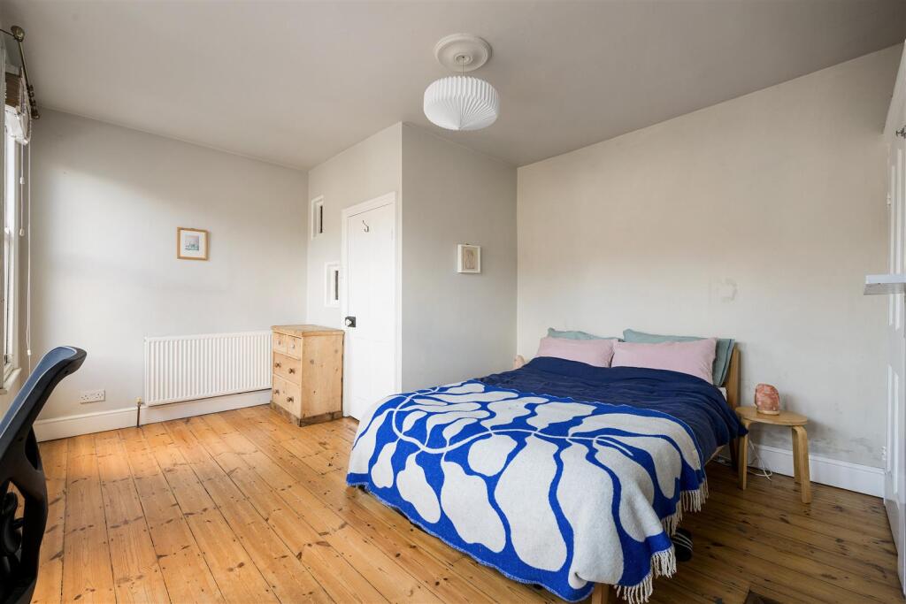 Dagenham Road, E10