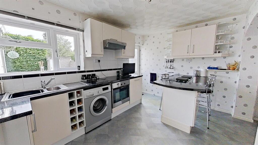 22-Worle-Avenue-07012025_121439.jpg