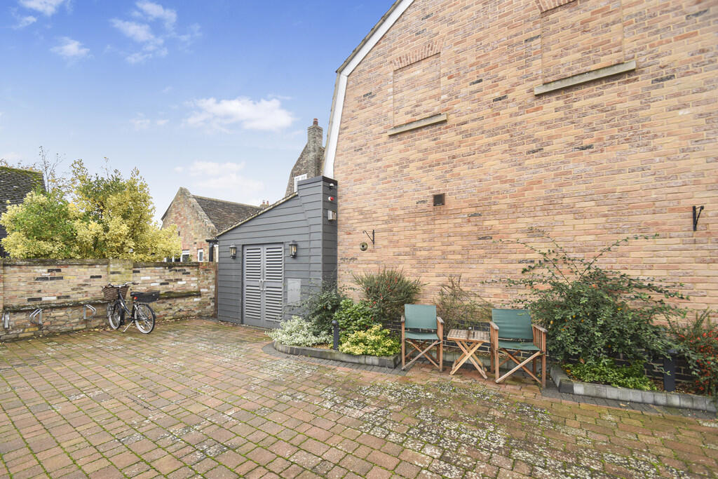 172418_2025111102...