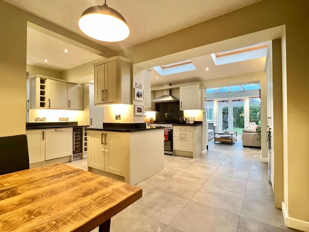 Kitchen dining room