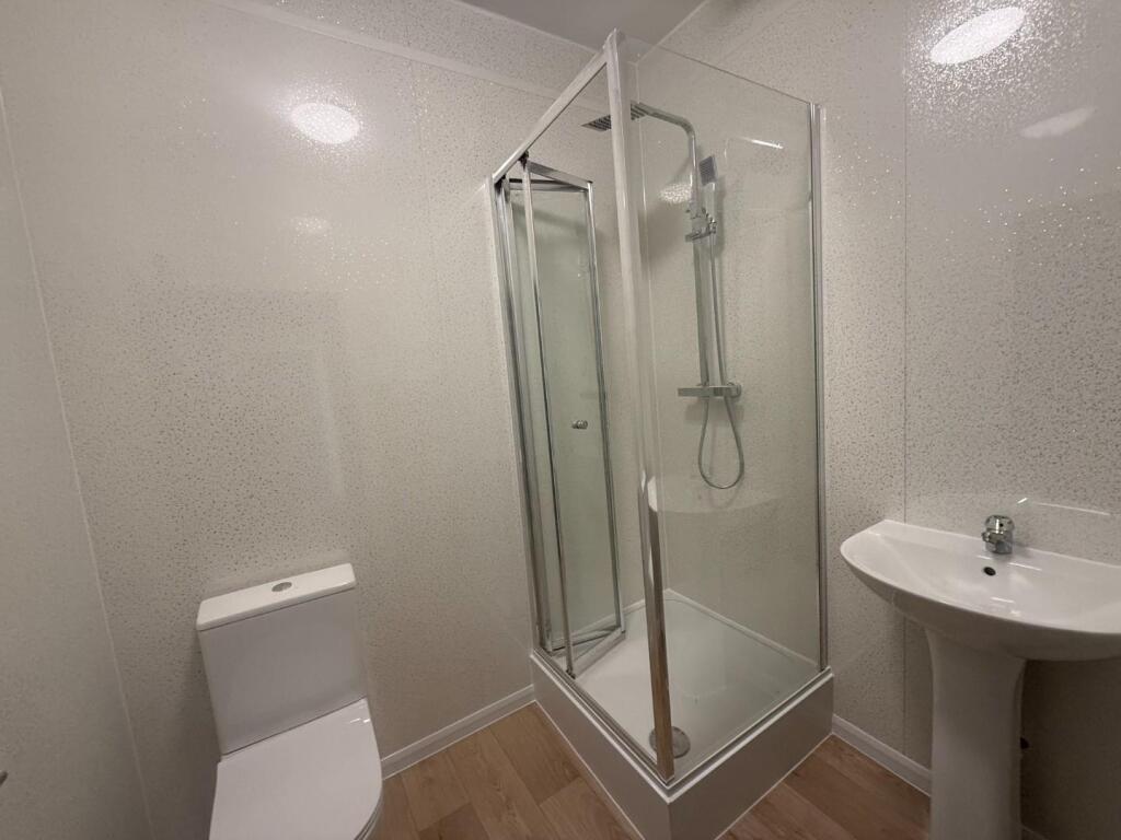 embankment bathroom.jpeg