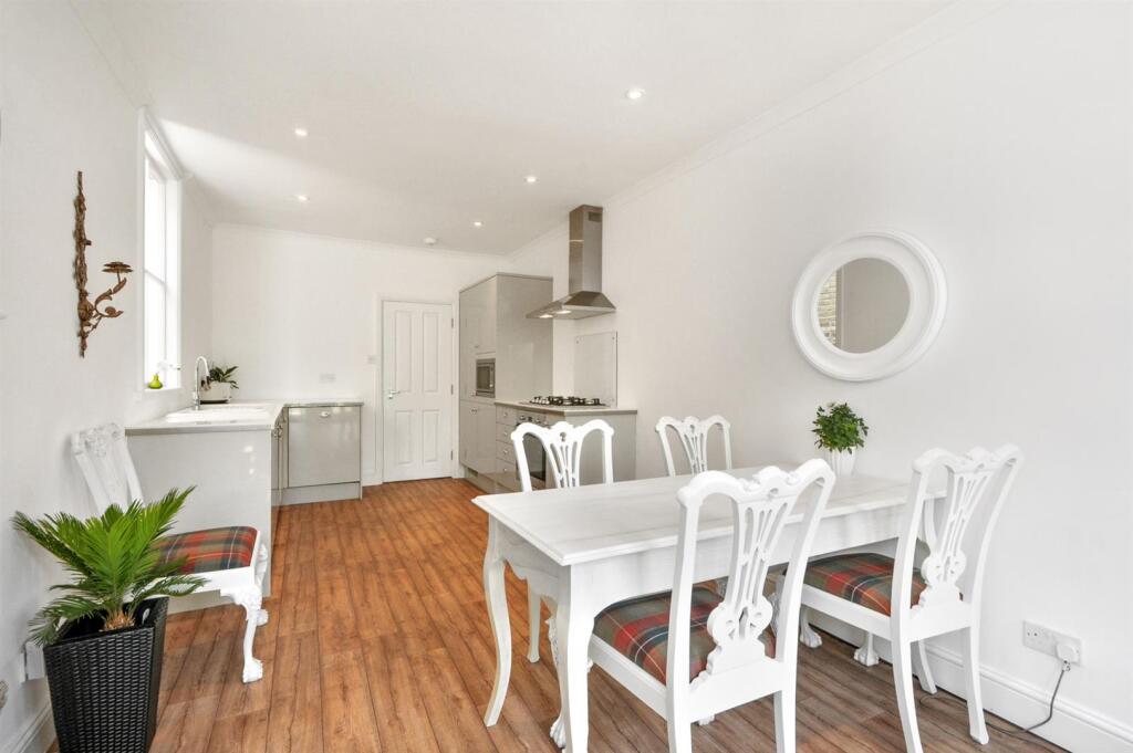 GCJSJCP - 31 Aston st - Kitchen 2- Original_low.jp