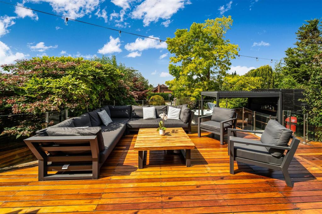 RUDEN WAY, (EXTRAS)-131.jpg