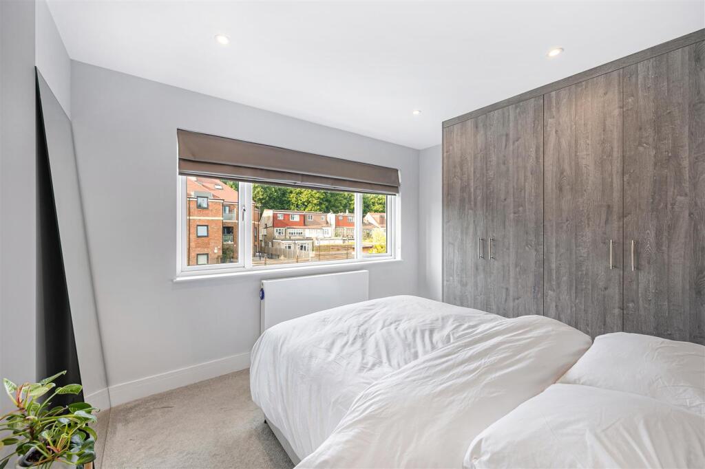 Flat 3, 42 Ellesmere.9.jpg