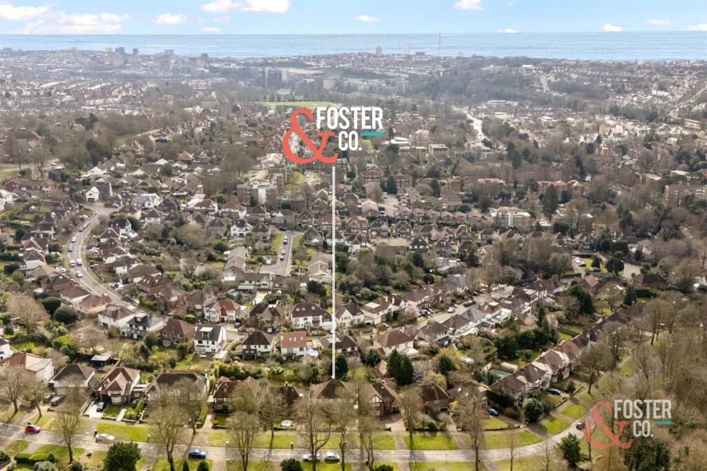 Surrenden Crescent, 32-007logo.jpg