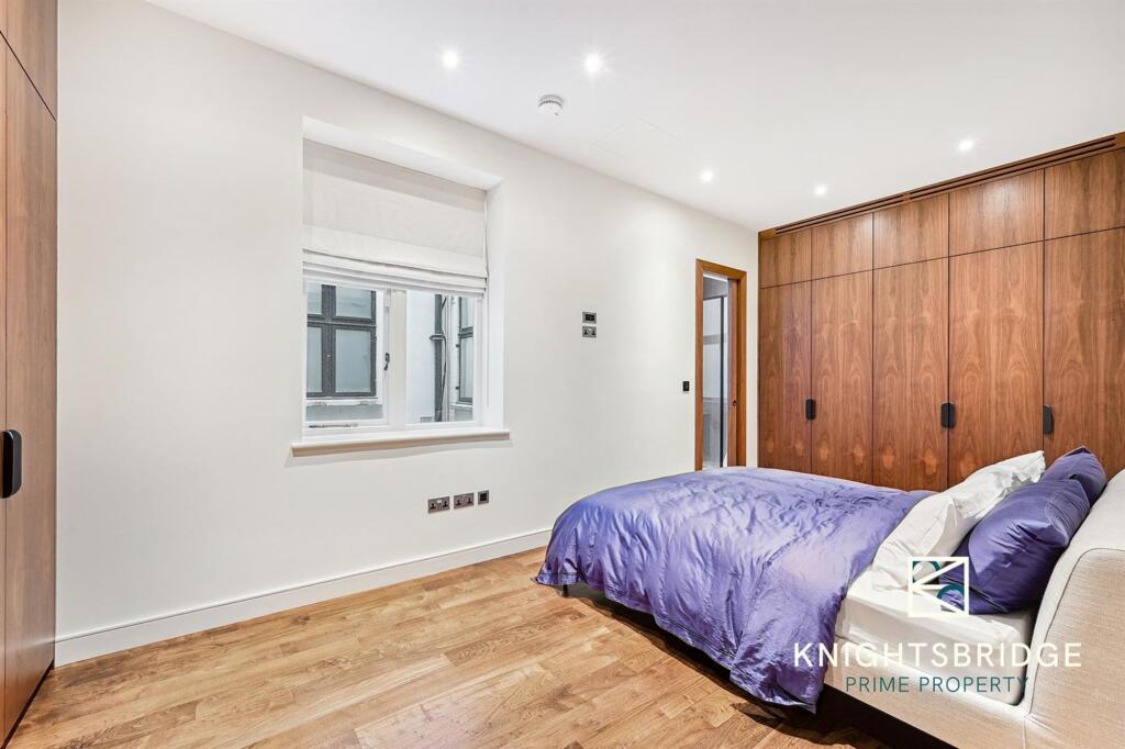 Flat G, 8 Ennismore Gardens (8).jpg