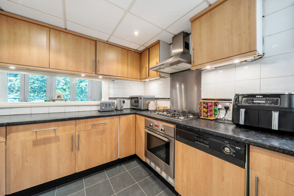 1317148-7-686643f...