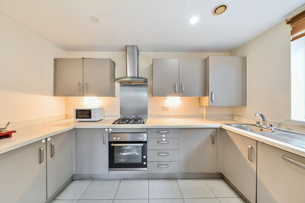 1302873-9-683ee98...