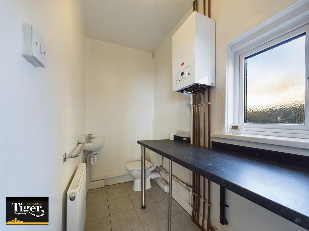 CAM02176G0-PR0298...