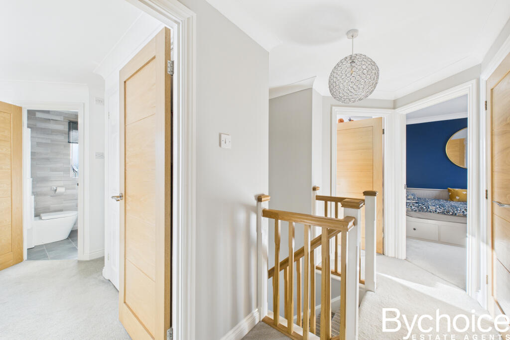 CAM05454G0-PR0096-STILL038