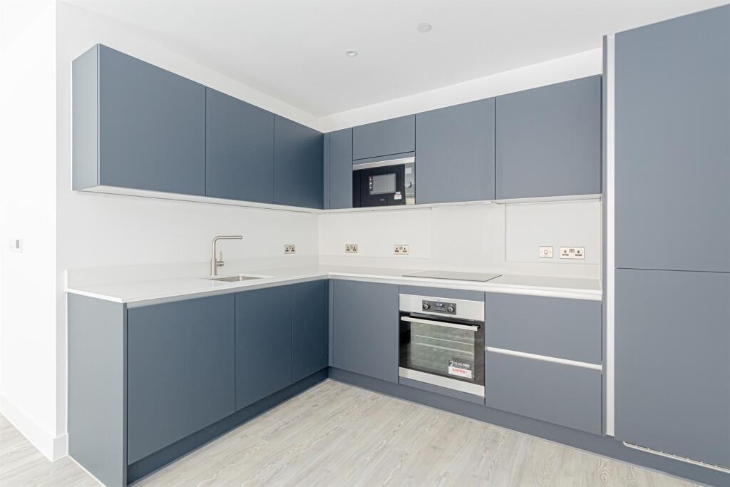 Clovelly Road, Hounslow TW3