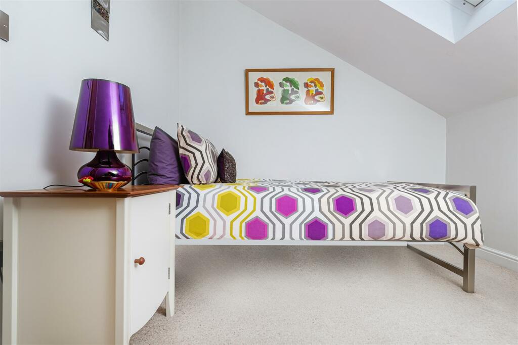 Bramleys Estate Agents - Long Lane - Honley (43).j