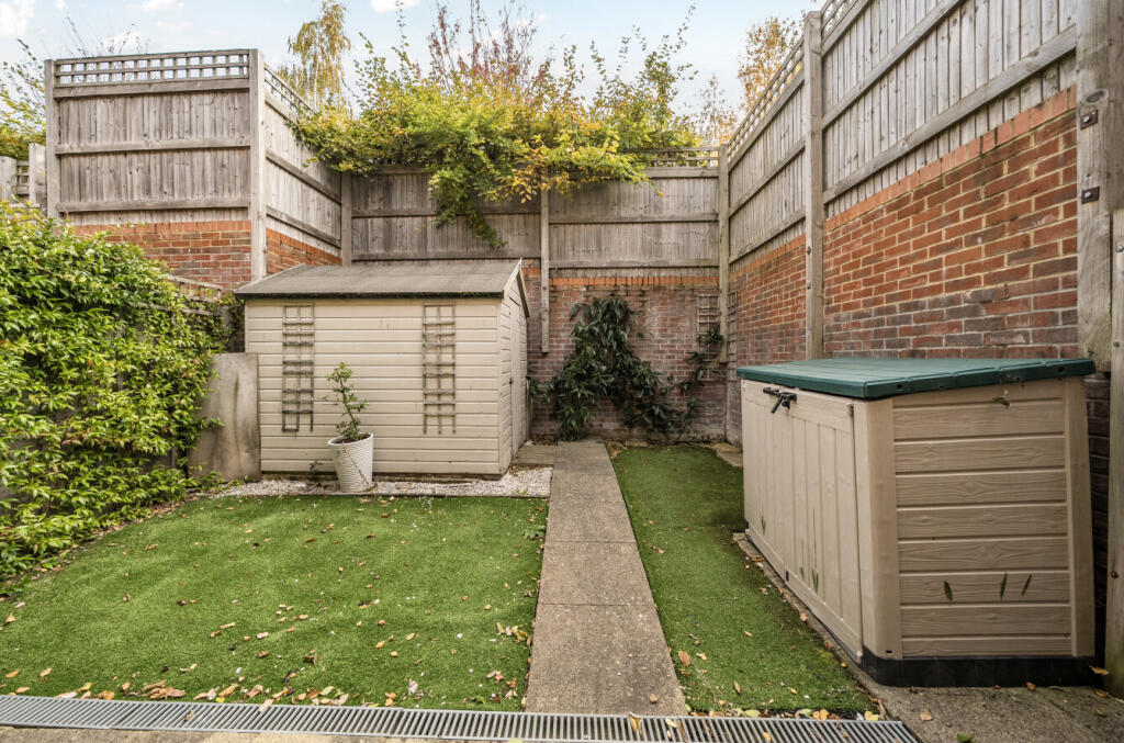 1364400-5-68e4f8b...