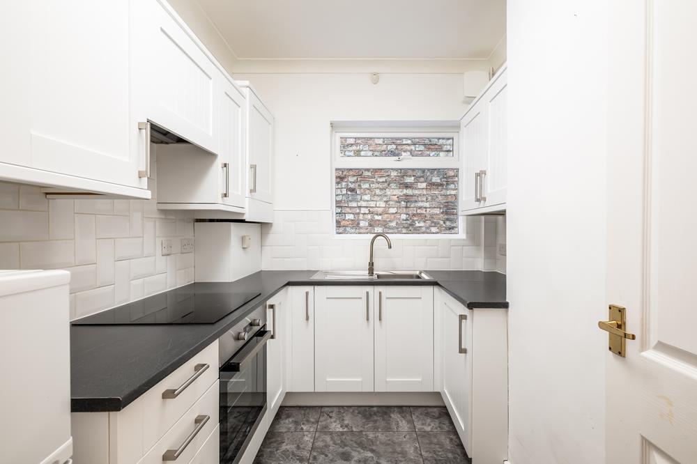 250417 - 41a Warwick Avenue, Bedford - 09