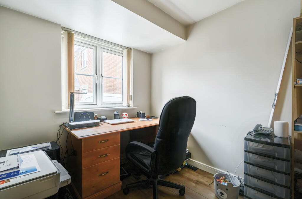 1304500-10-684813...