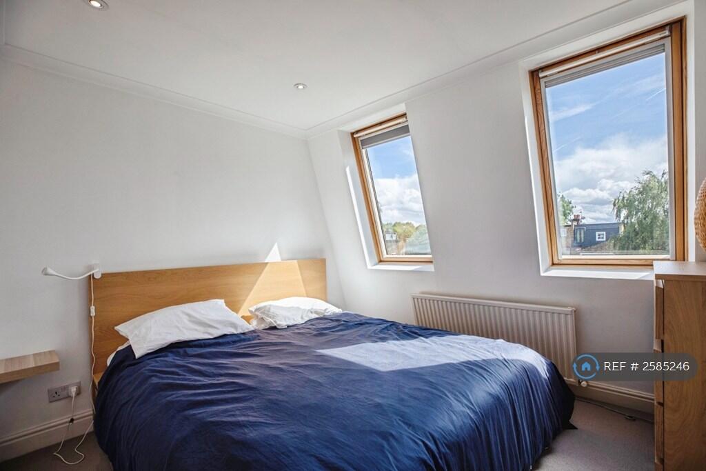 Bright 2nd En-Suite Bedroom