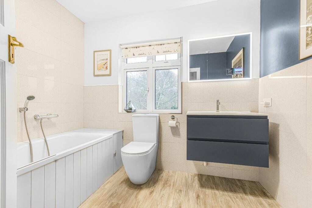 Family Bathroomn