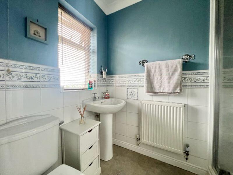 En suite shower room 