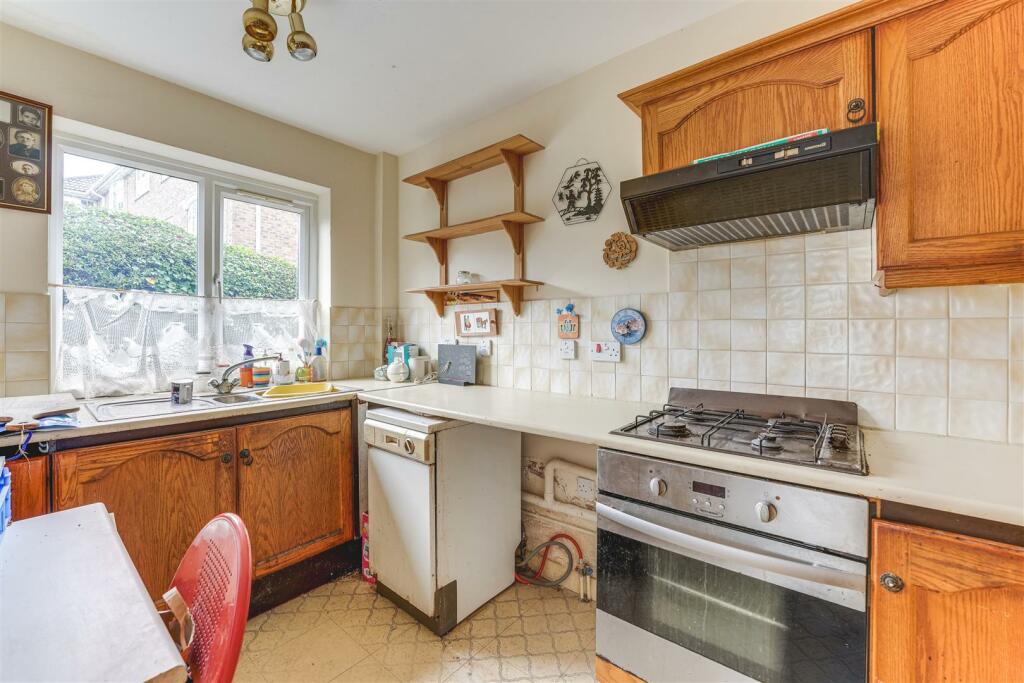 2 Willowside Court-4.jpg