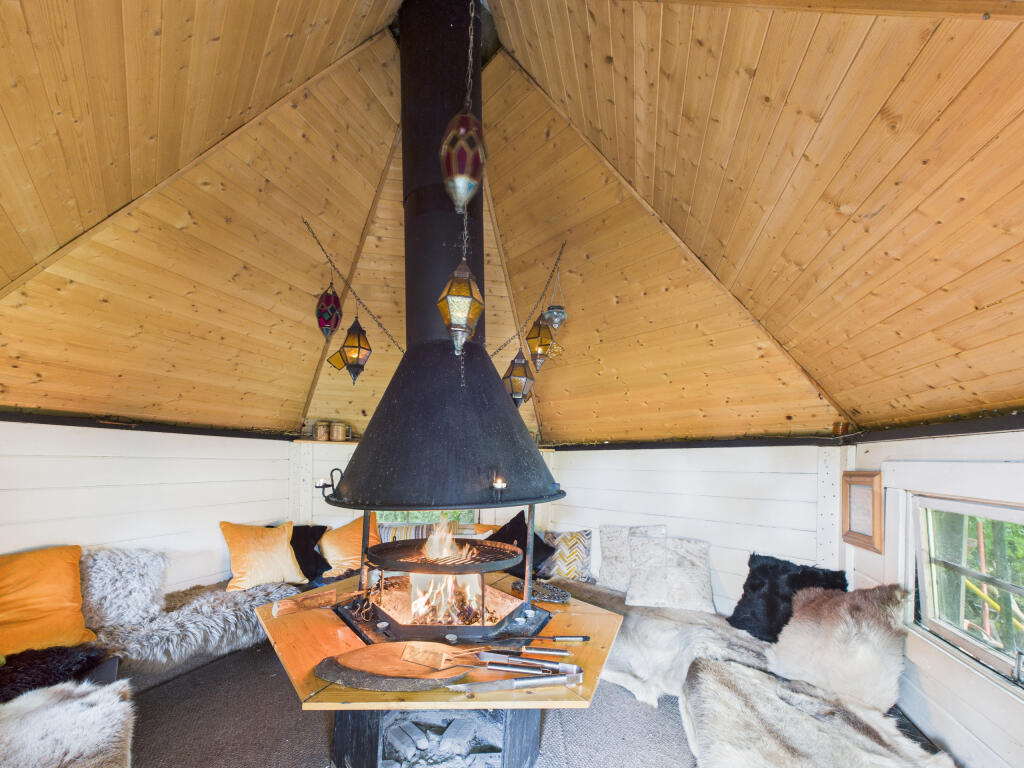 CAM02909G0-PR0423-STILL009