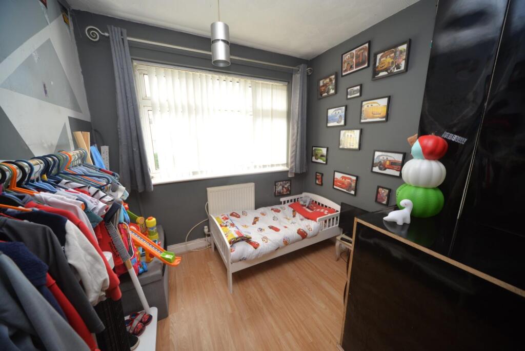 bedroom 4.JPG