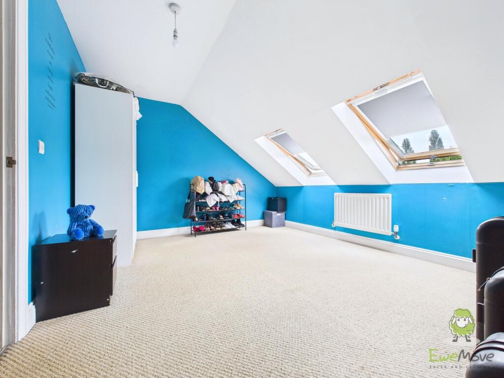 CAM01543G0-PR0144-STILL040