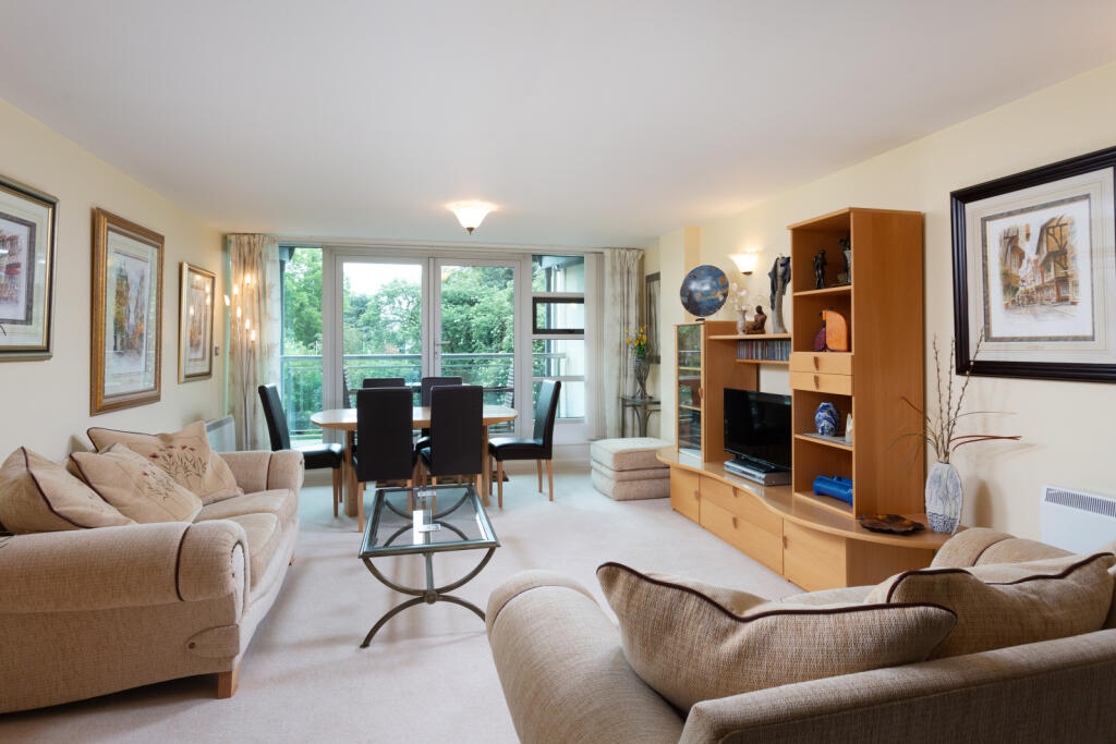 Sitting/Dining Room