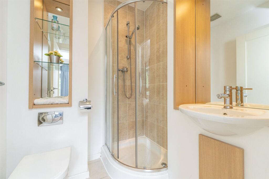 En-Suite 2