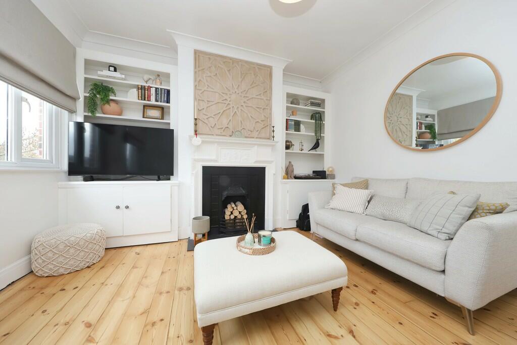 85a Field End Roa...