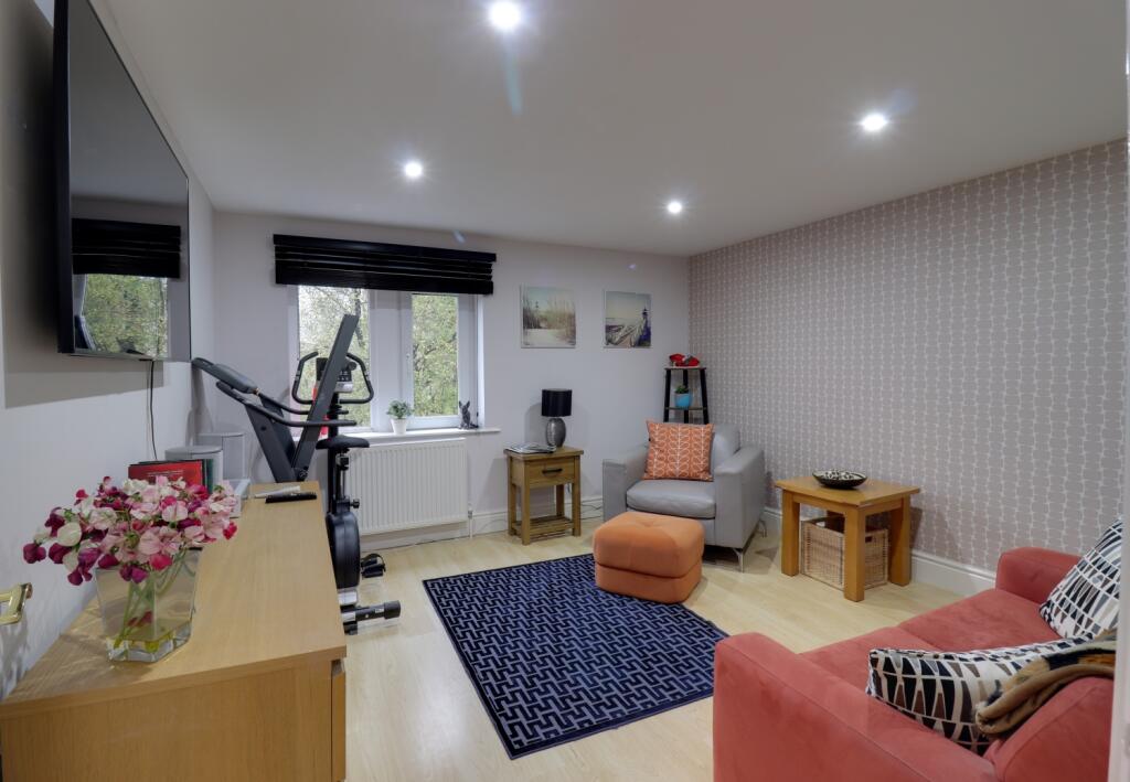 Double bedroom 1 second lounge