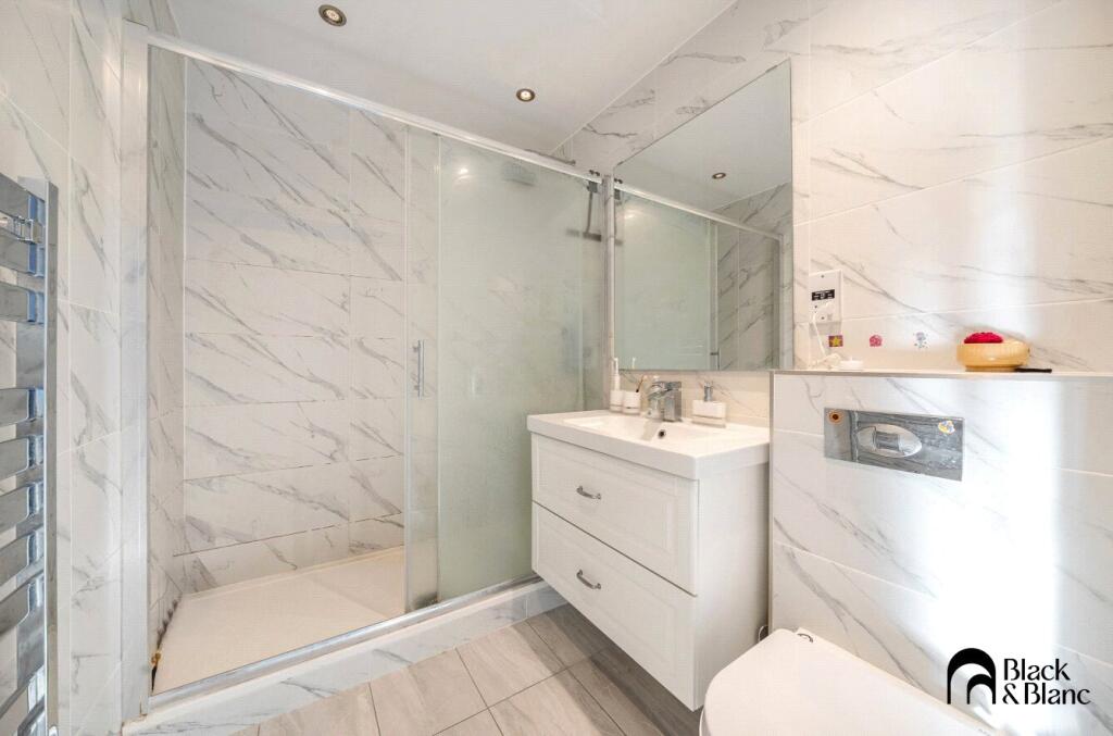 Parkland Mead, Bickley, Bromley, BR1