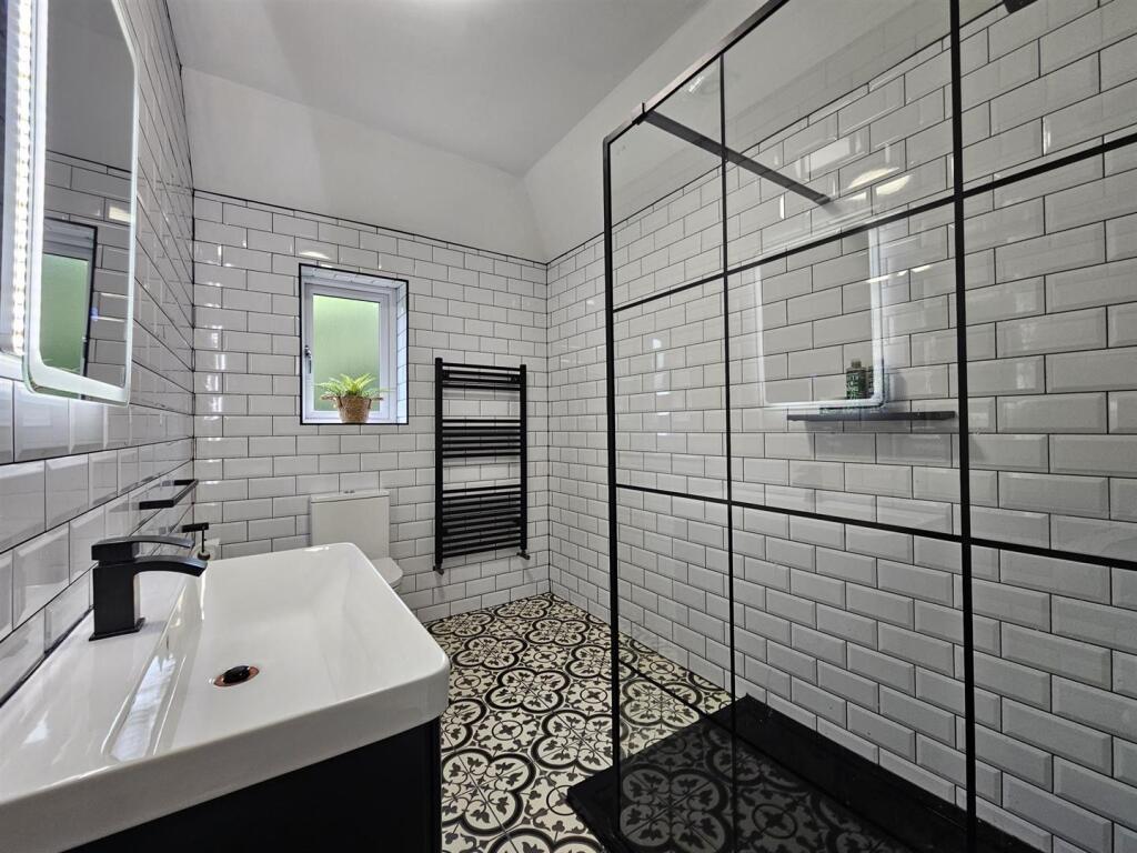 Bedroom 1 En-Suite