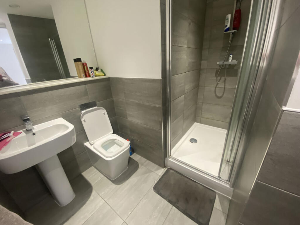 palatinegsdje84438, 16 HS - Bathroom.jpg