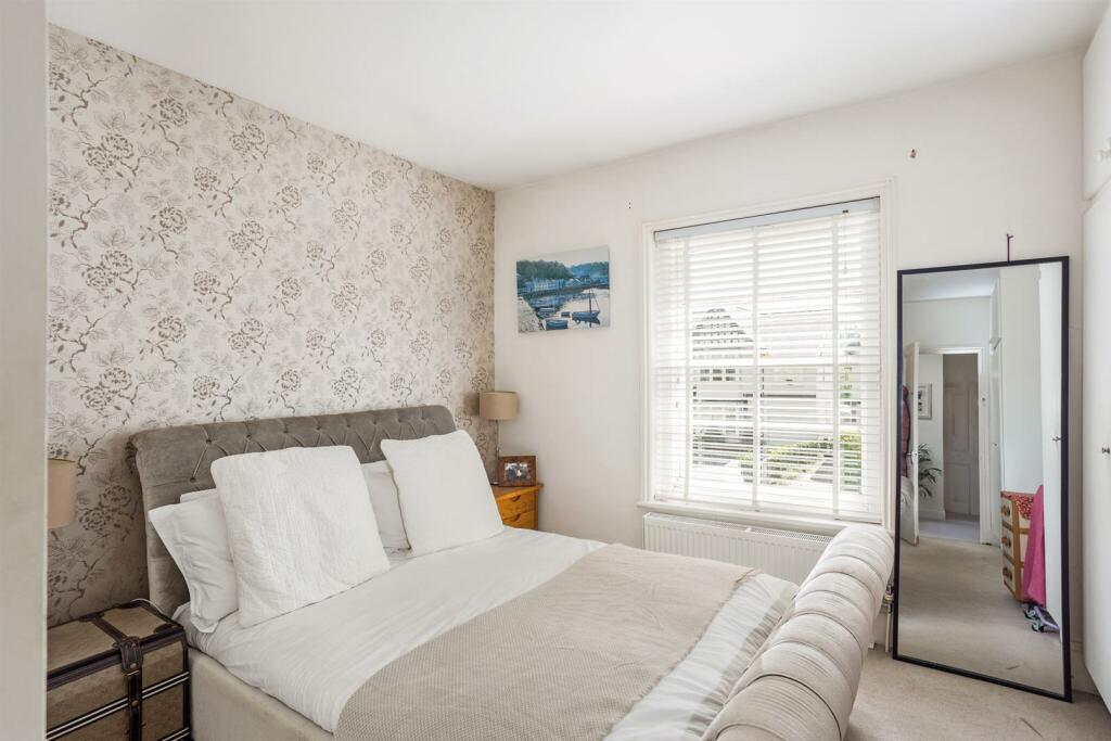 71714_Glaston-House-Battledown  (10)_low.jpg