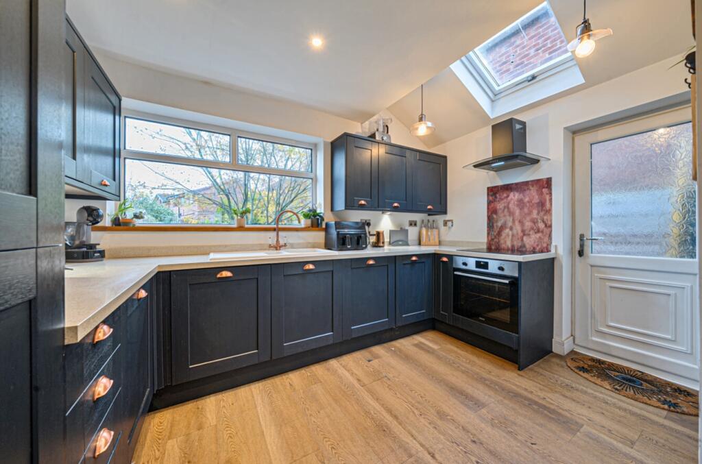 Kitchen - EweMove Sale