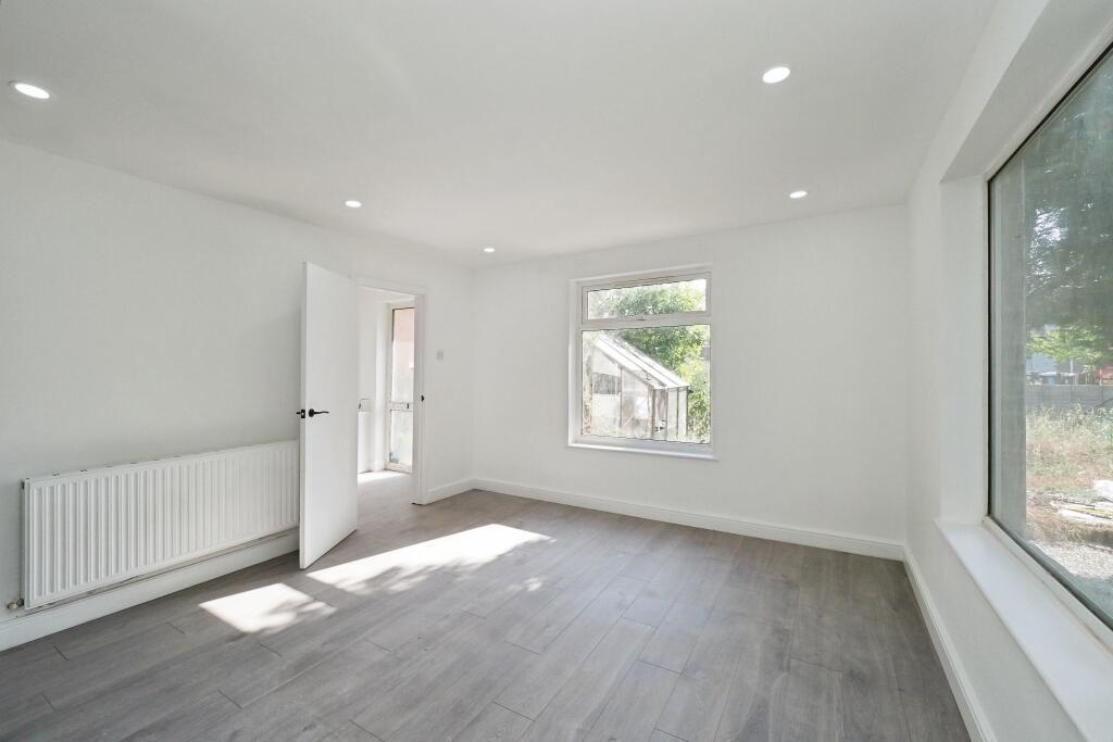 Airy and Bright Lounge