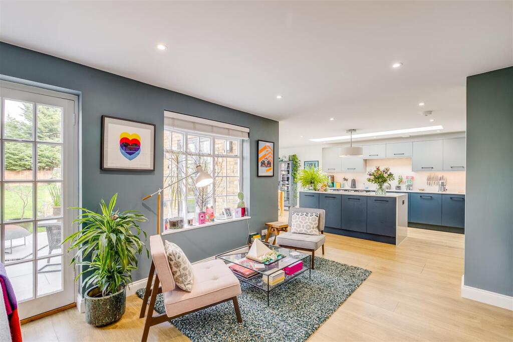 Eastholm Green 9-18.jpg