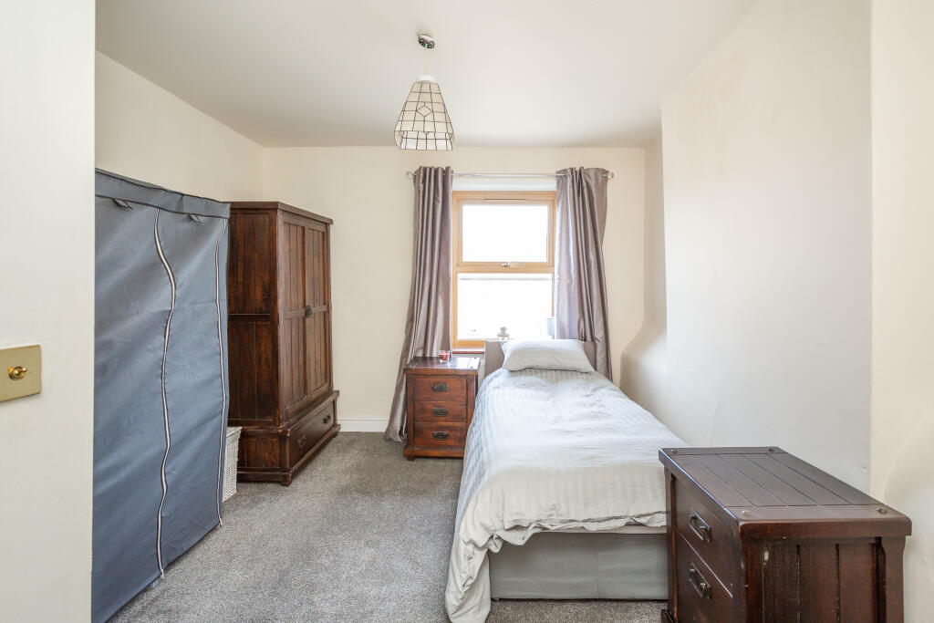 bedroom2a