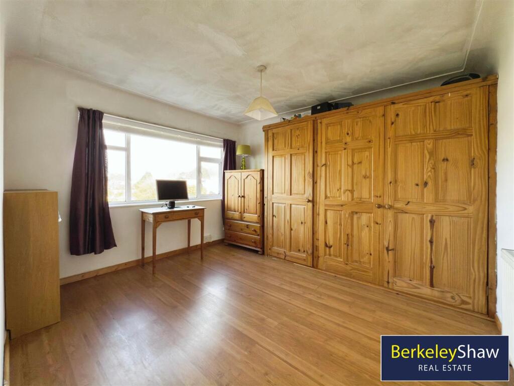 Rear bedroom 2