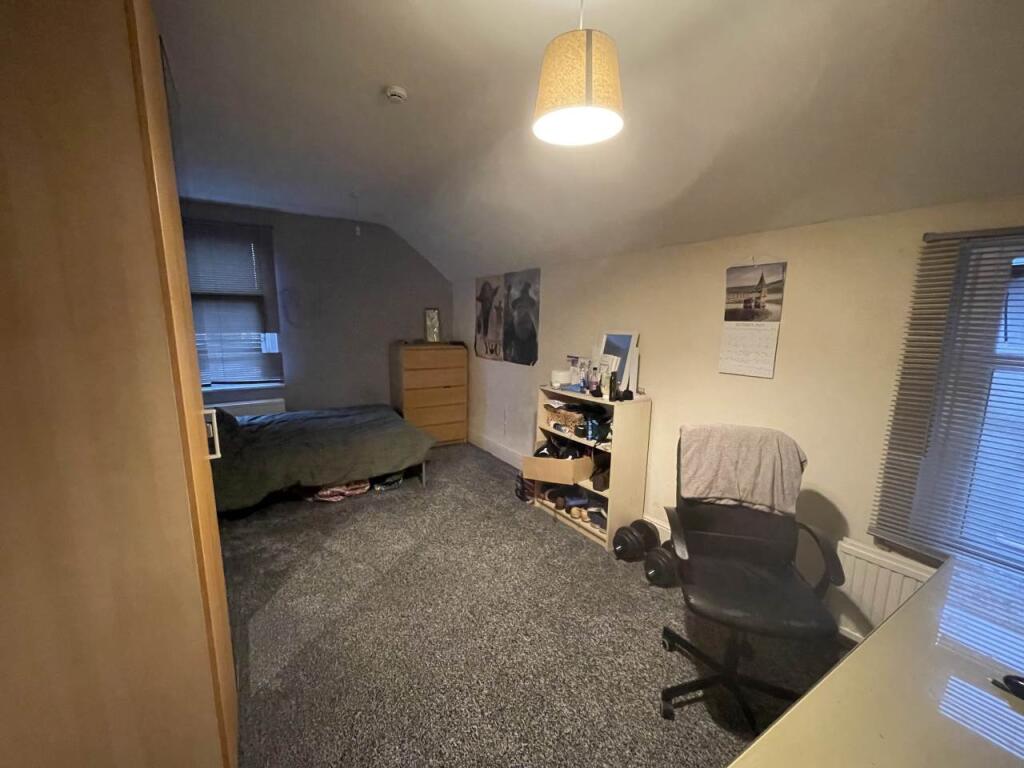 First Floor Rear Bed