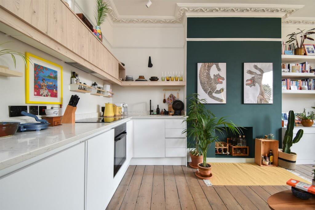 Living room &amp; kitchen