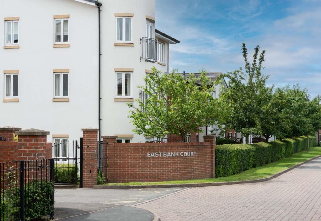 Eastbank Court/Lodge