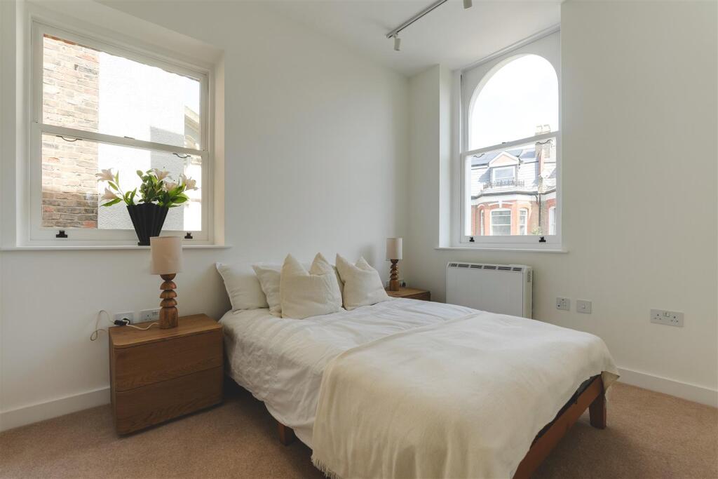 Clissold Crescent-12.jpg