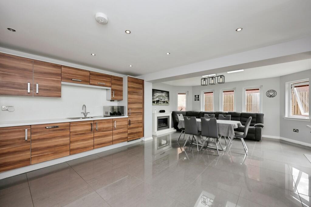 Kitchen/Conservatory