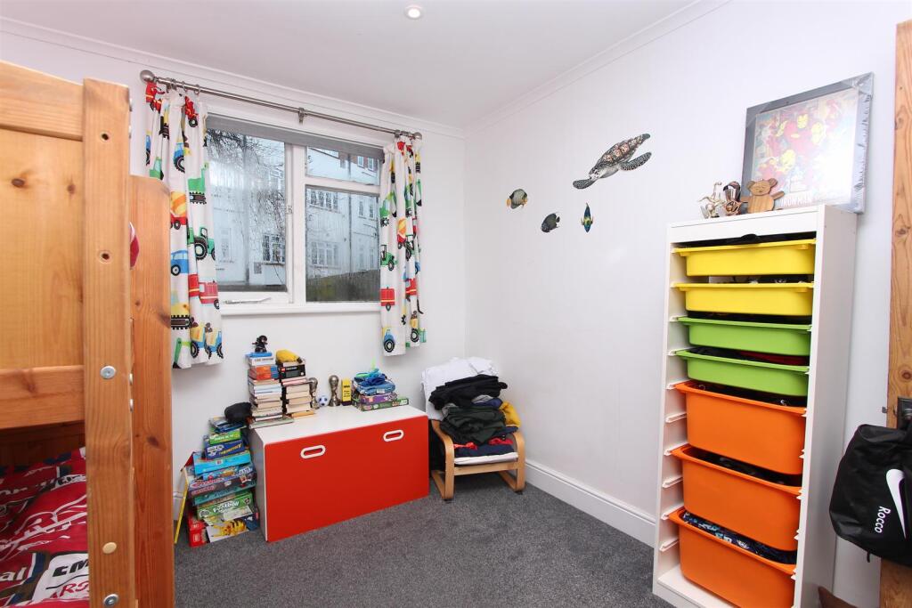 St. Margaret's Avenue, N15