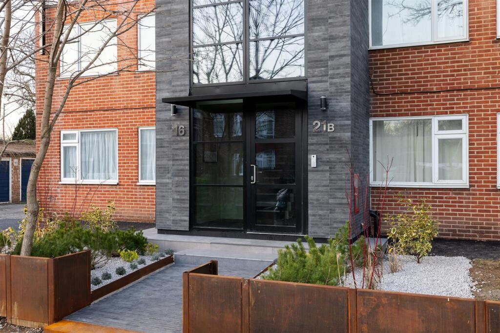 Harley Court, E11